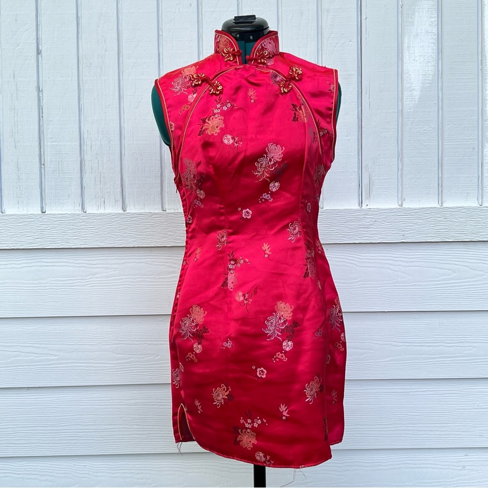 Pearl River: Elegant Red Floral Qipao Women's Chinese Dress. Size 36 (Small).